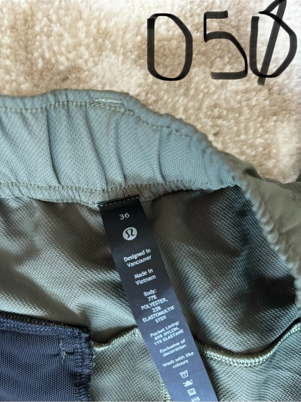 lululemon Men's Cargo pocket Joggers in medium Olive- NEW / Size 36